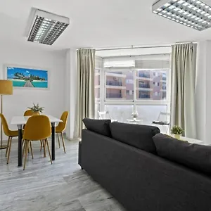 Luminoso Cuarteles By Greensol Homes , Málaga España